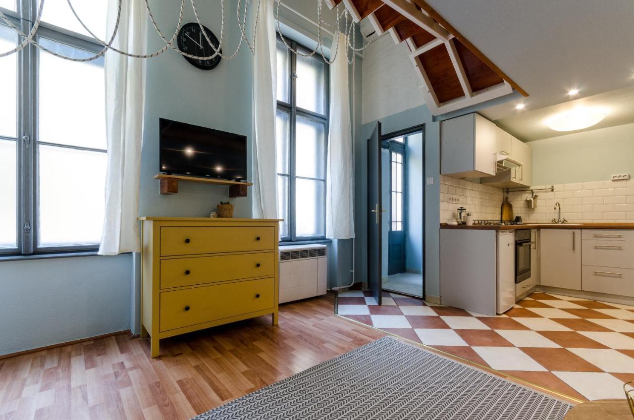 Paulay'S Studio Apartment In The City Center. Budapest Exteriör bild