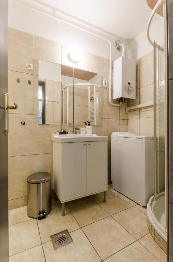 Paulay'S Studio Apartment In The City Center. Budapest Exteriör bild