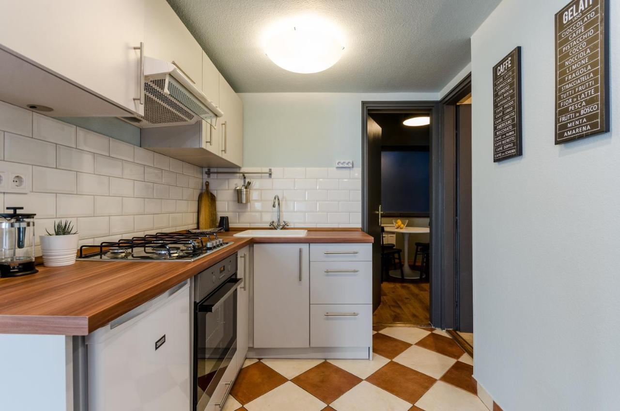 Paulay'S Studio Apartment In The City Center. Budapest Exteriör bild