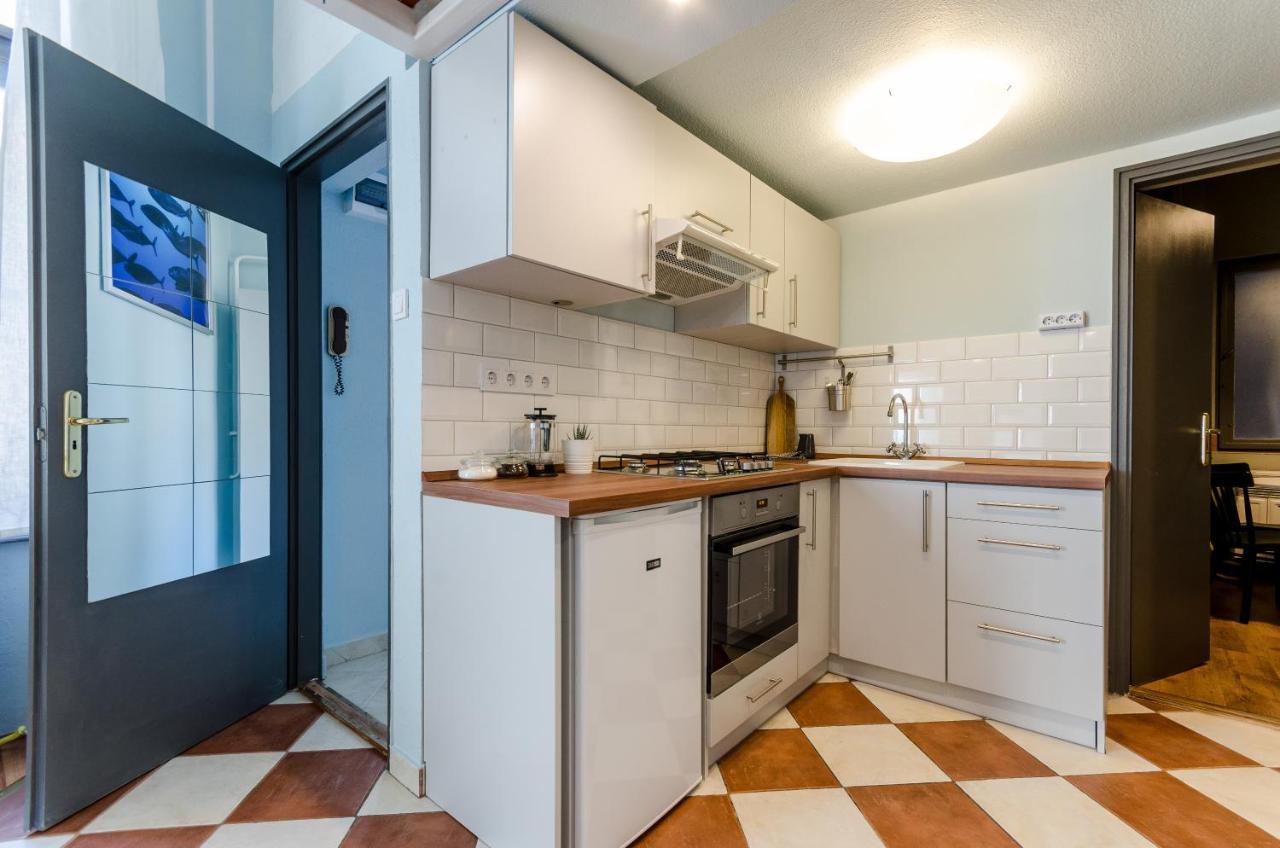 Paulay'S Studio Apartment In The City Center. Budapest Exteriör bild