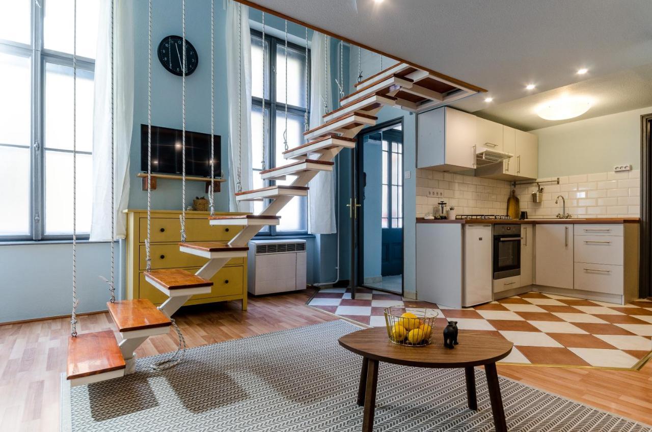 Paulay'S Studio Apartment In The City Center. Budapest Exteriör bild